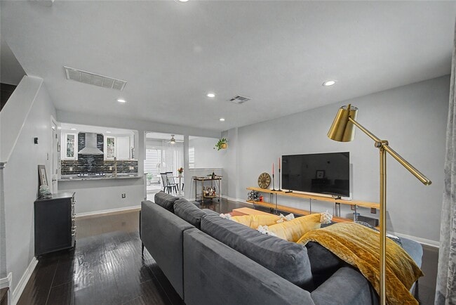 Photo - 1104 Buckner St