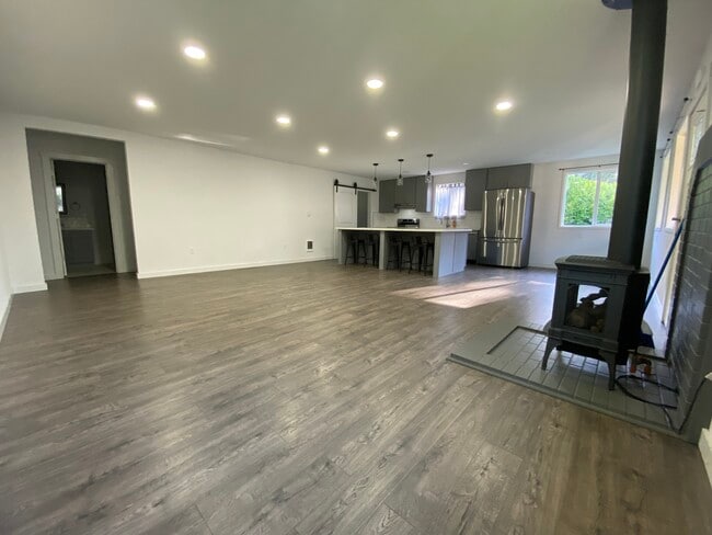 Espaciosa sala de estar - 69903 Ridling Rd