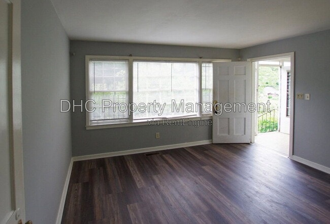 Photo - 1761 Tiger Flowers Dr NW