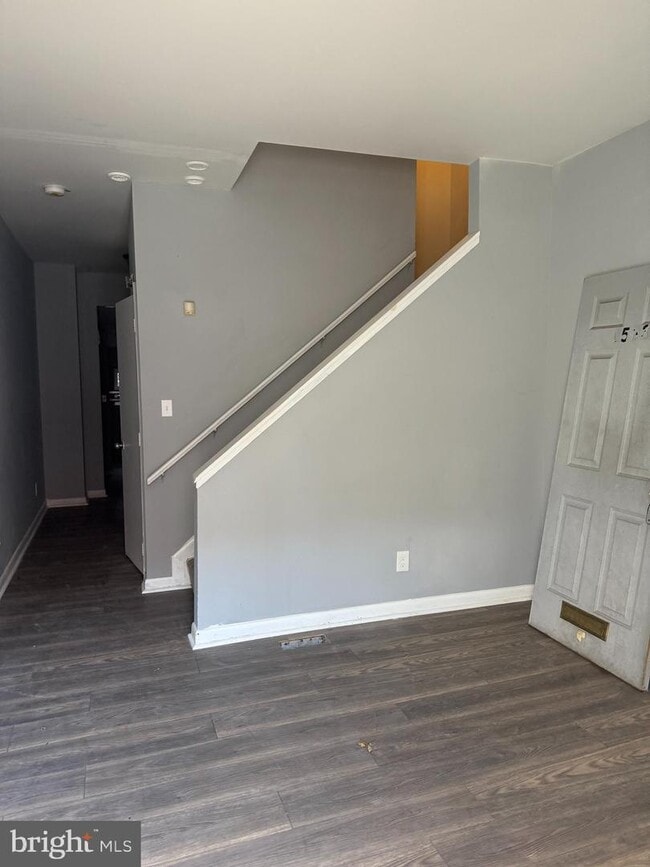 Photo - 152X Argyle Ave