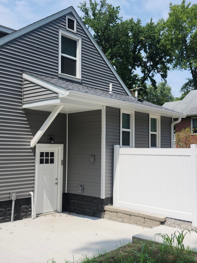 Photo - 228 H St