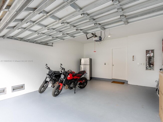 Building Photo - 155 N Shore Dr Rental