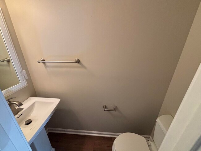 Photo - 575 El Paseo Pl