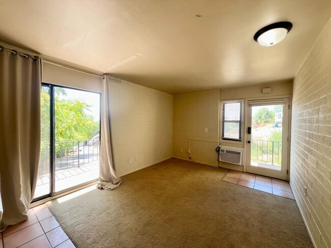 Building Photo - 599 Darwin St Rental
