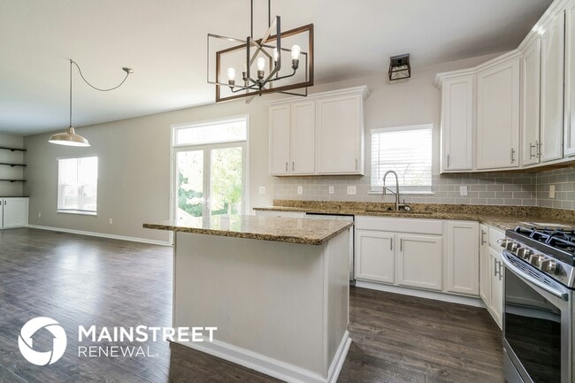 Photo - 165 Butternut Pass