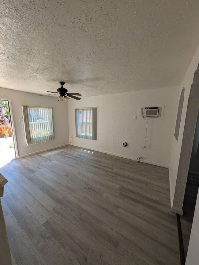 Photo - 140.5 S G St