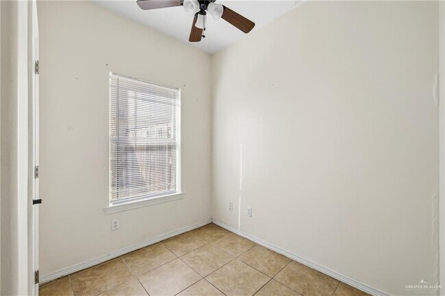 Photo - 14 W Fig Ave Unidad C