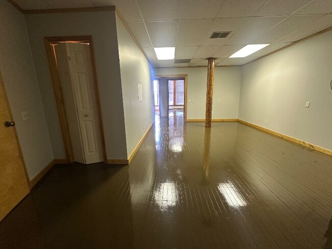 Photo - 120 N Main St