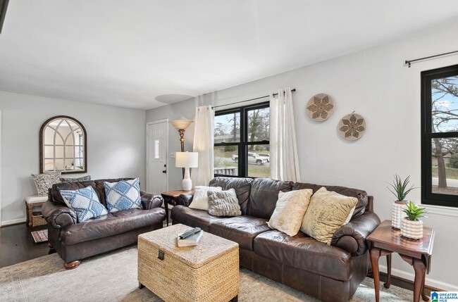 Photo - 2444 Columbiana Rd
