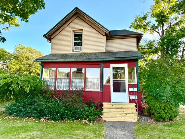 Building Photo - 1100 Michigan Ave