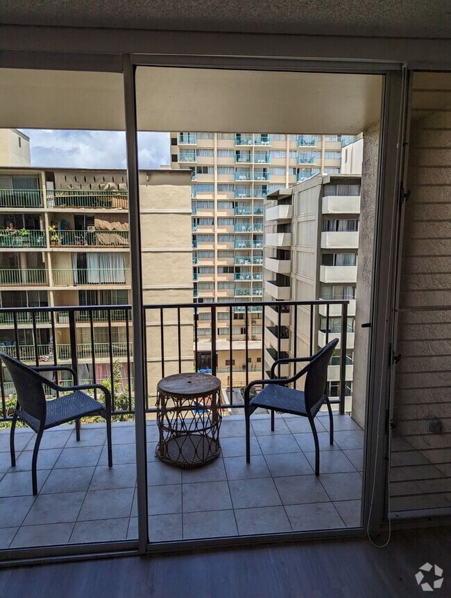 Building Photo - $1,900/mo – Furnished Studio in Waikiki | ... Unit 1011 Rental