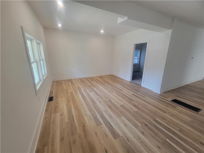 Photo - 79 S Ogden Ave