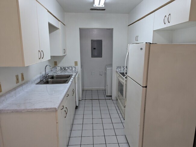 Photo - 3600 SW 23rd St Unit 21