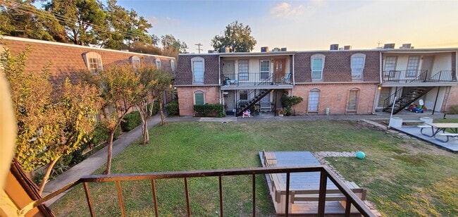 Photo - 1220 Shadowdale Dr Unit 20