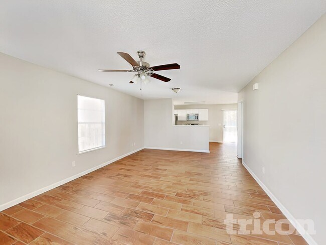 Photo - 2000 Lake Carolina Dr