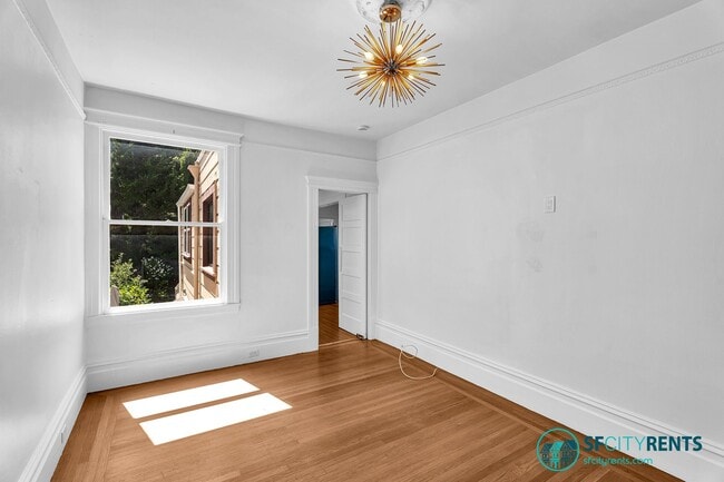 Photo - Castro/Eureka Valley: Top Floor Flat w/ in-unit W/D & Shared Yard Unit 270 Eureka Ave.