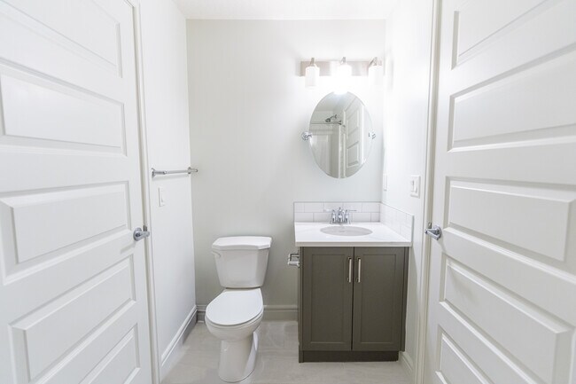 Photo - 10060-346 46 St NE