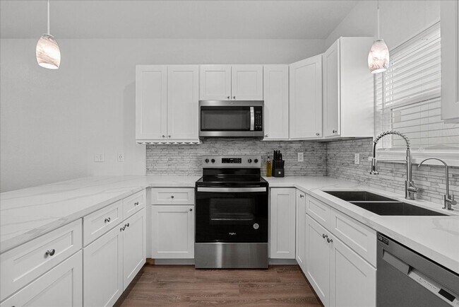 Photo - 913 Bluewater Hwy