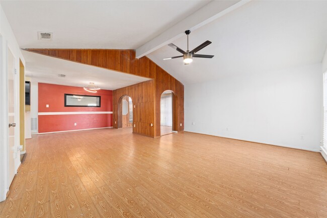 Photo - 4222 Amir St