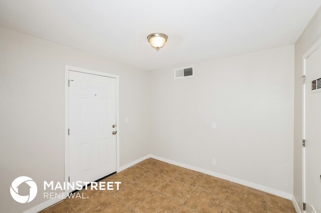 Photo - 5611 N 32nd Dr