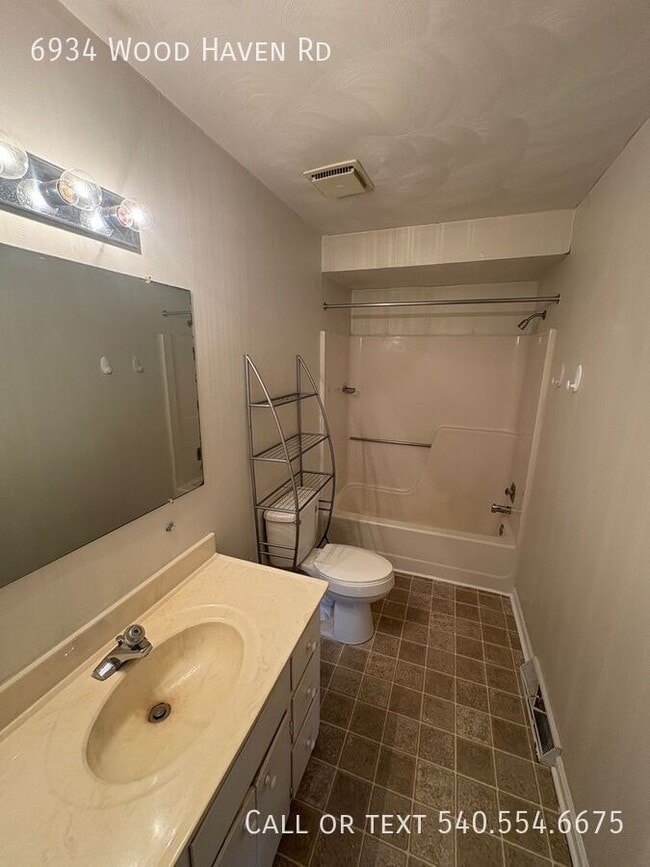 Photo - 6934 Wood Haven Rd