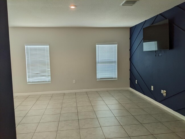 Photo - 605 Lychee Ln
