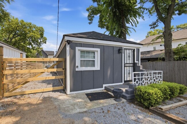 Photo - 2834 Clifton Ave