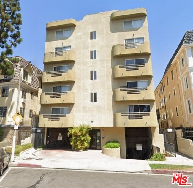 Building Photo - 420 S Harvard Blvd Unit 305