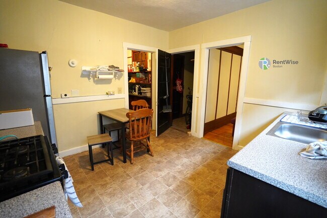 Photo - 230 South St Unidad 3