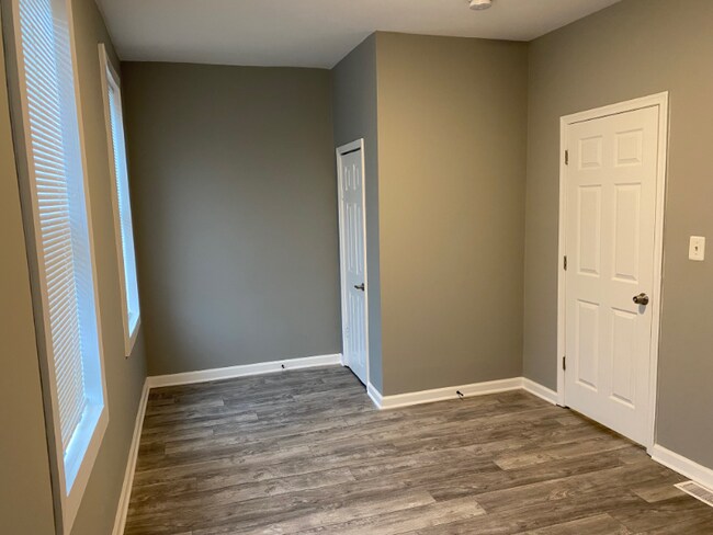 Photo - 2922 Grantley Ave