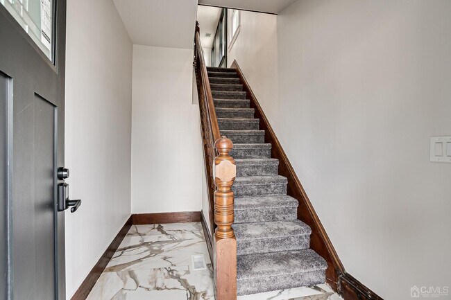 Photo - 324 Main St Unit 2