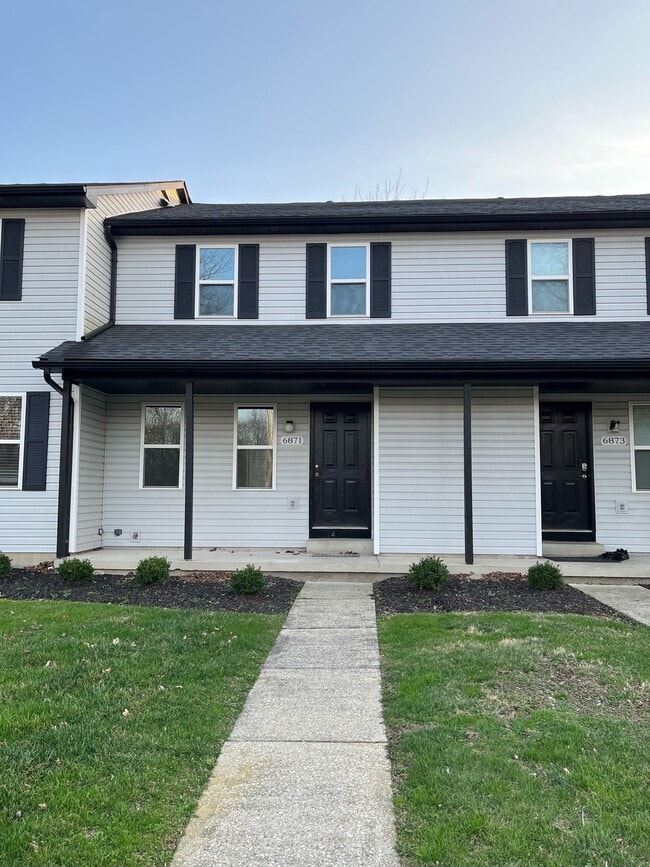 Building Photo - Beautiful Townhome in Most Desirable area of Westerville