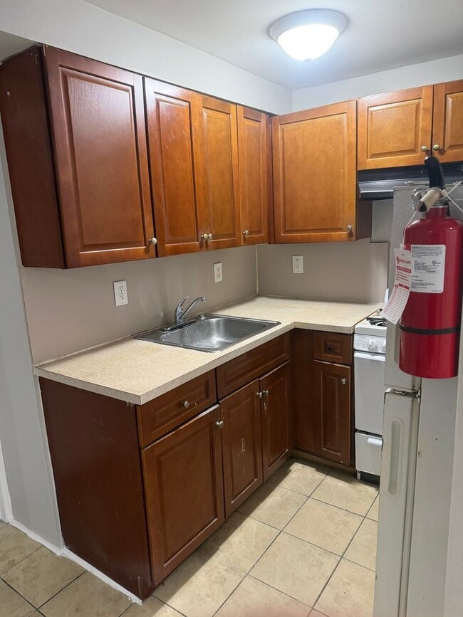 Photo - 326 1/2 Laurel Ave Unit 3