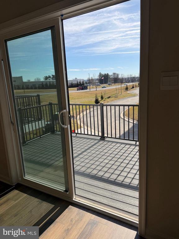 Photo - 723 Courier Ln