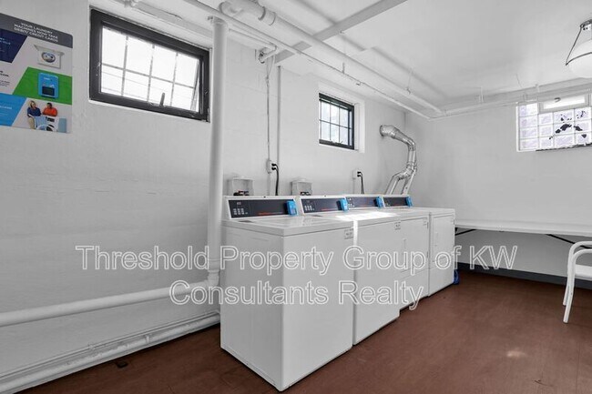 Photo - 451 E Town St Unit 107