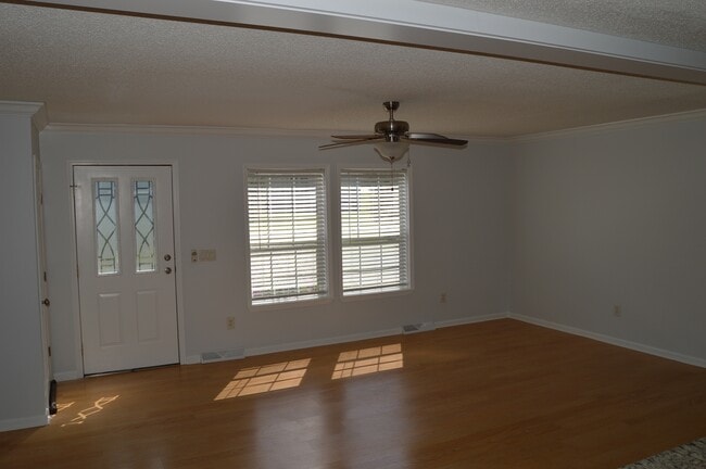 Photo - 118 Grain Dr