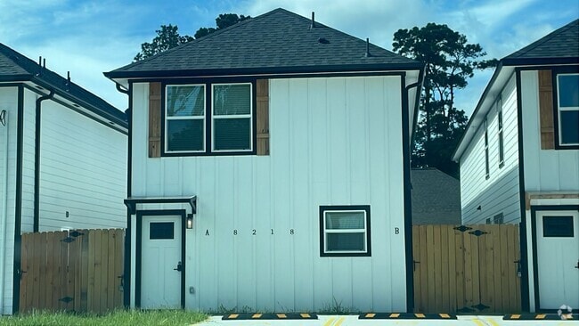 Building Photo - 8218 Bigwood St Rental