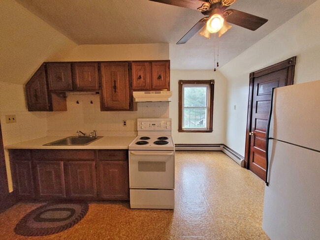168 Elm St Unit 3