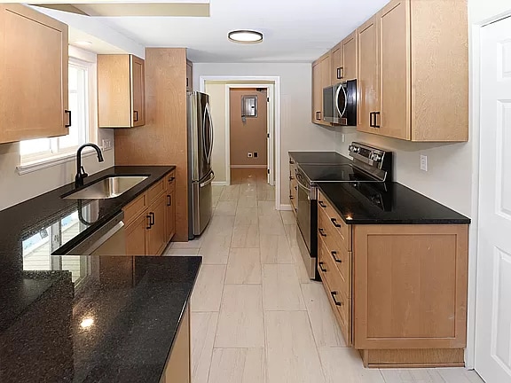 Kitchen - 6515 Lemans Ln