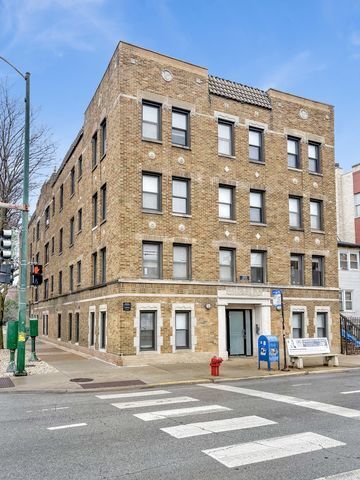Photo - 2959 N Damen Ave Apartment Unit 2F