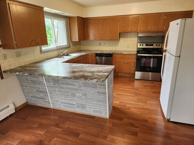 Photo - N 64 W23356-W24126 Main St