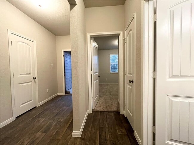 Photo - 105 Naset Dr