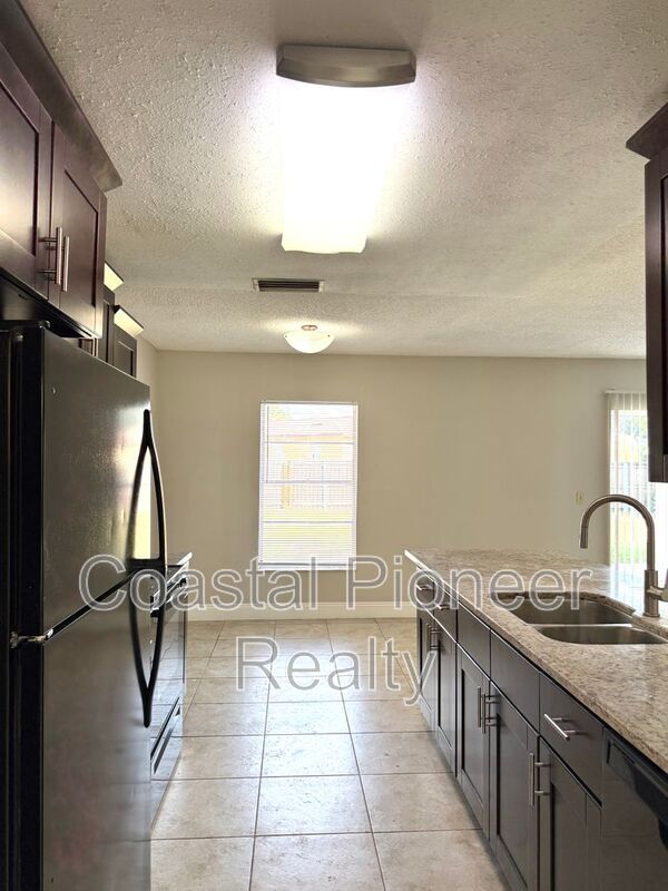 Photo - 606 Sandy Creek Dr