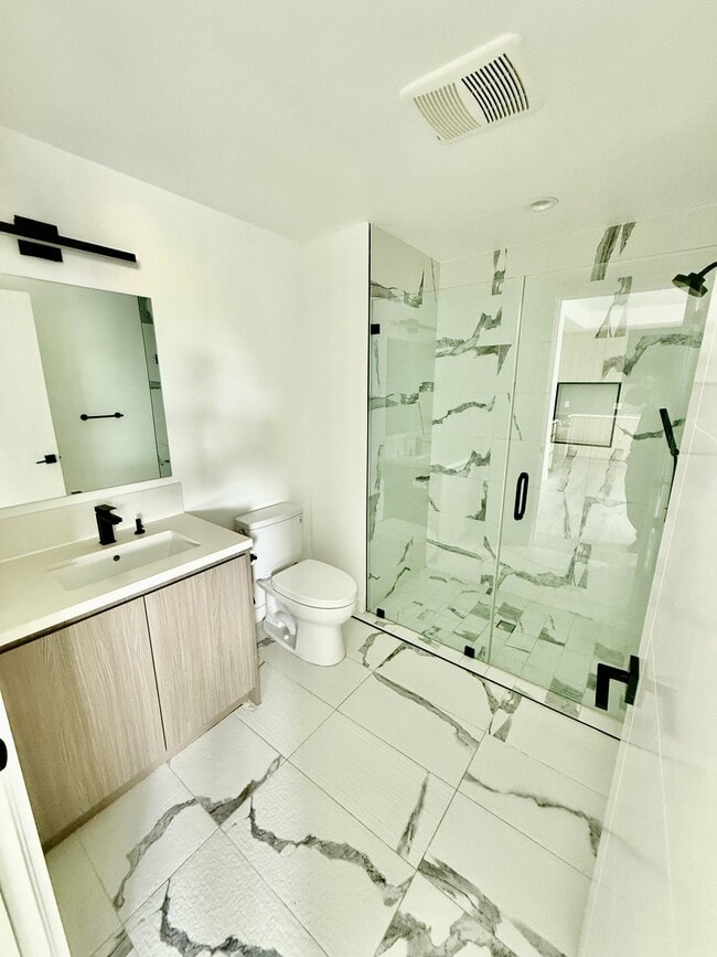 Photo - 924 S Catalina St Unit Apt 1