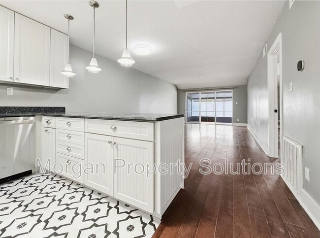 Photo - 892 Claydon Way