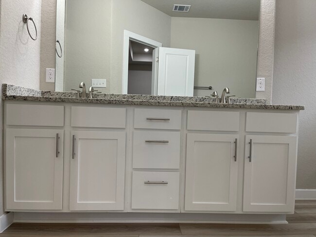 Photo - 21518 Sir Walter Ln