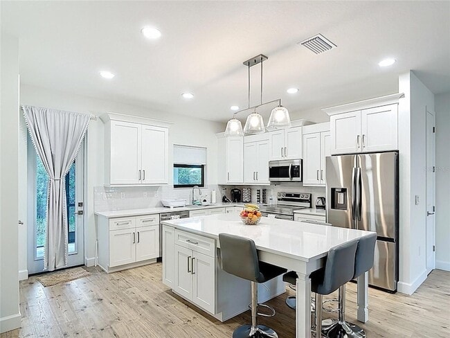 12033 Sarto Ln