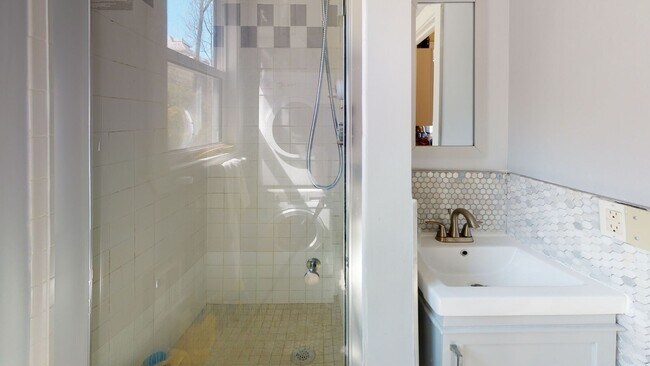 Photo - Charming Coolidge Corner Apt w Heat and Hot Water Inc. Pro Managed