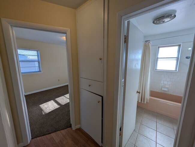 Photo - 2 bed, 1 bath duplex house in Edmond with central heat and air next to UCO campus