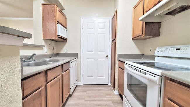 Photo - 3700 Castle Pines Ln Unidad 4023